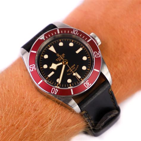 tudor black bay red